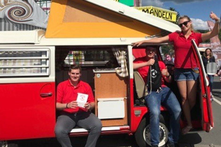 Gewinne und vieles mehr beim Besuch des Sparkassencamper auf dem Bienenmarkt