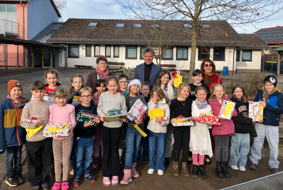 8. Weihnachts-Wunschbaumaktion „Einfach Freude schenken“